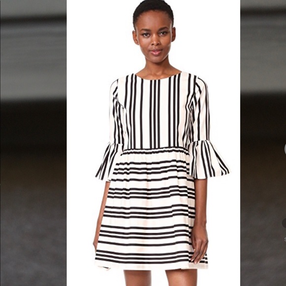 Alice + Olivia Dresses & Skirts - Alice and Olivia Ruffle Sleeve Dress